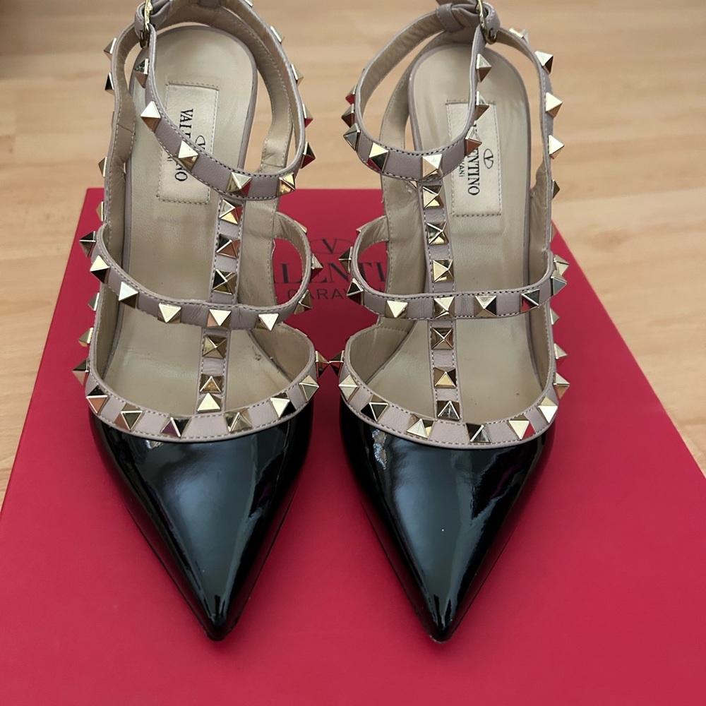 Valentino Garavani Rockstud Heels 6.5